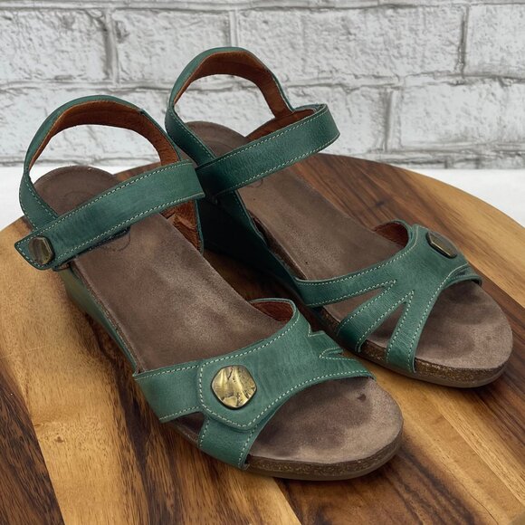 Taos Charade 5574 Womens 9/40 Green Gold Leather Hook & Loop Wedge Sandals - Picture 7 of 13